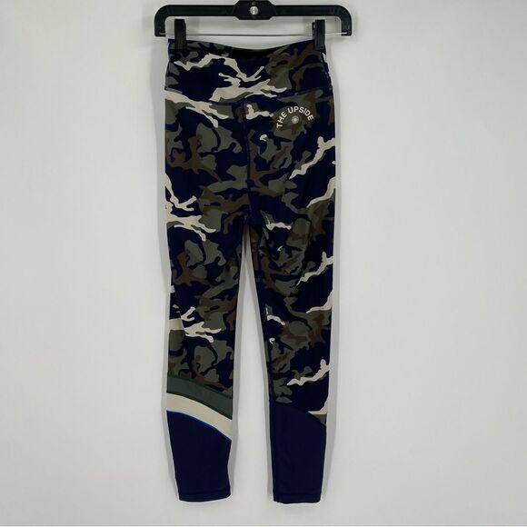 The Upside Women’s Camo Print Leggings size 6 - Picture 3 of 3
